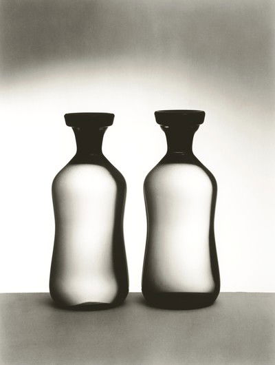 "Apothekerflaschen" von Willi Moegle