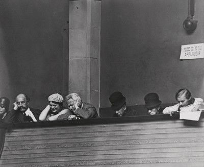"Die Zuschauergalerie im Völkerbund-Palast, Genf" von Erich Salomon