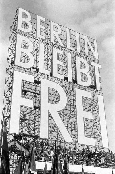 Berlin bleibt frei von Erich Lessing