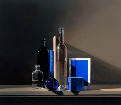 Still life with Yves Klein Blue von Guy Diehl