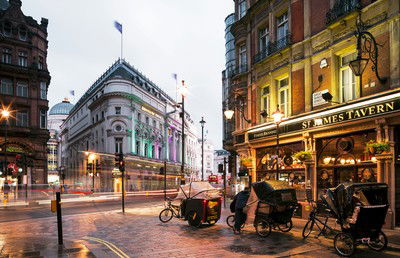 Coaches, Great Windmill Street, Soho von Horst & Daniel Zielske