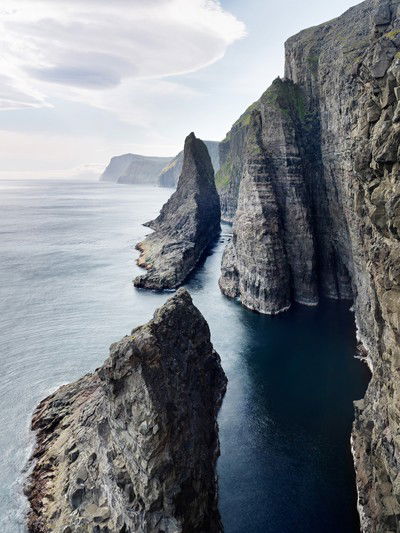 Sea stacks #1, Faroe Islands von Jonathan Andrew