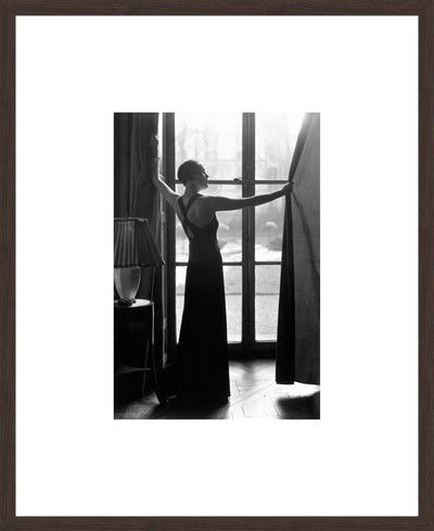Hattie Carnegie wearing a Vionnet Dress, 1933 von Man Ray