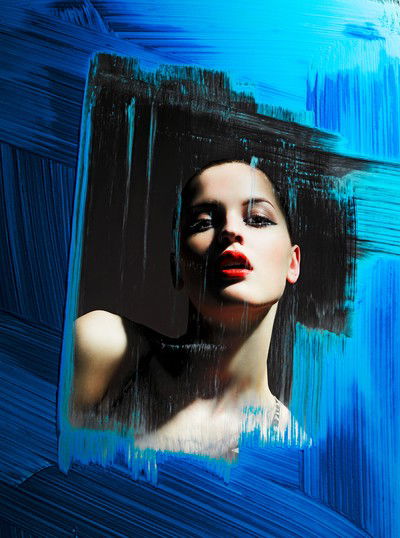 Blue Window von Alexander Straulino | Trunk Archive